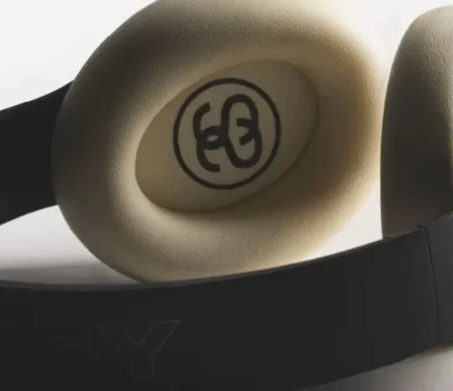 Apple та Stüssy представляють ексклюзивні Beats Studio Pro